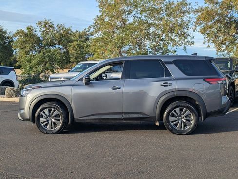 Certified 2024 Nissan Pathfinder S image 3