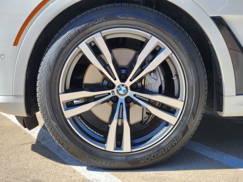 Used 2024 BMW X7 xDrive40i w/ M Sport Package image 12