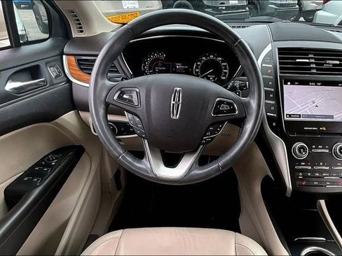 Used 2018 Lincoln MKC Select w/ Select Plus Package FWD image 8