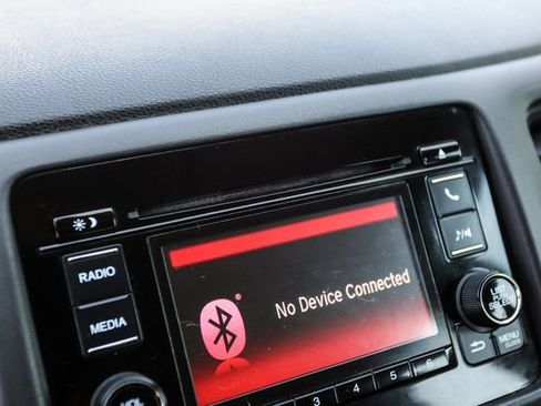 Used 2020 Honda HR-V LX image 37