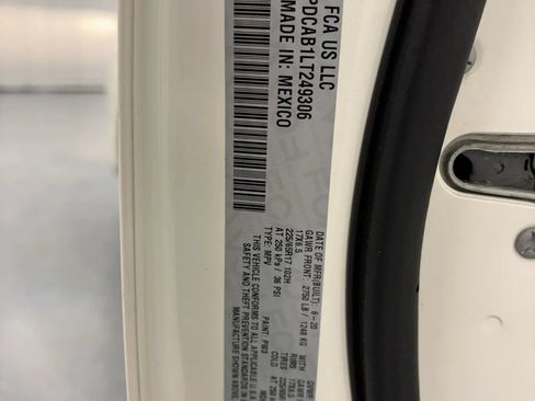 Used 2020 Dodge Journey SE w/ Blacktop Package FWD image 48