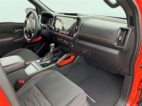 Used 2025 Nissan Frontier Pro-X w/ Pro Convenience Package image 13