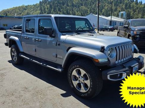 Used 2020 Jeep Gladiator Overland image 3