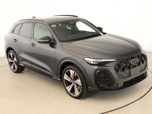 New 2025 Audi SQ5 Premium Plus image 30