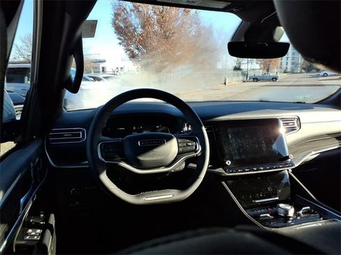 Used 2022 Jeep Wagoneer Series III image 15