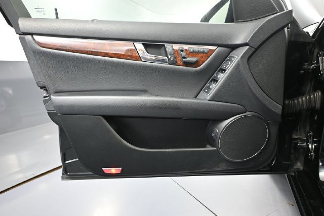 Used 2011 Mercedes-Benz C 300 4MATIC Sedan image 13