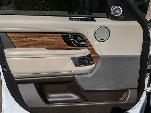 Used 2019 Land Rover Range Rover HSE image 29