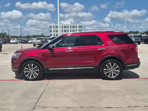 Used 2019 Ford Explorer Platinum AWD/4WD image 3