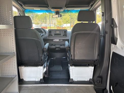 Used 2022 Mercedes-Benz Sprinter 2500 image 23