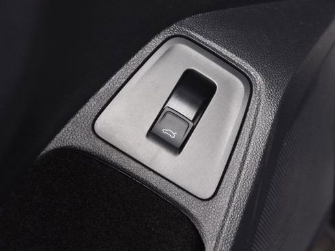 Certified 2023 Volkswagen Tiguan SE w/ Panoramic Sunroof Package FWD image 9