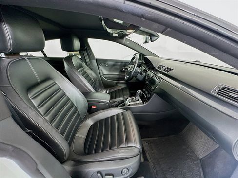 Used 2017 Volkswagen CC R-Line Executive image 27
