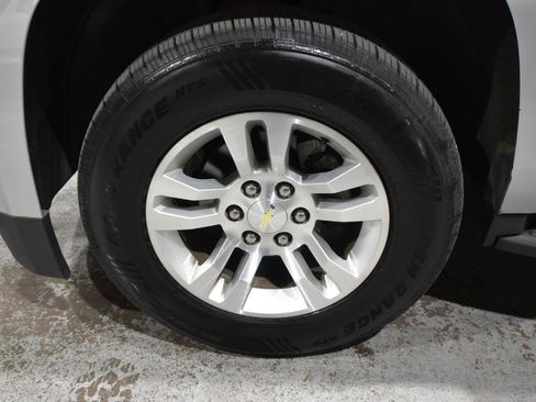 Used 2015 Chevrolet Suburban LT image 58