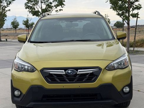 Used 2022 Subaru Crosstrek 2.0i Premium AWD/4WD image 2