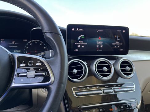 Certified 2021 Mercedes-Benz GLC 300 image 32