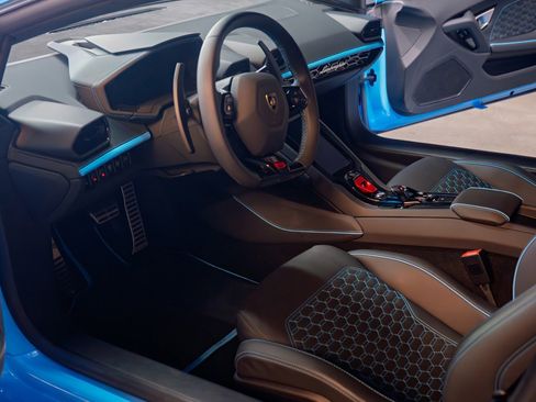 Used 2023 Lamborghini Huracan EVO image 8