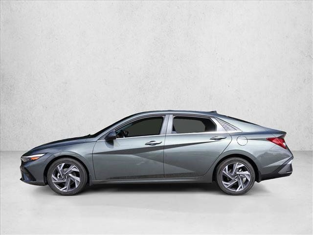Used 2026 Hyundai Elantra Limited FWD image 8