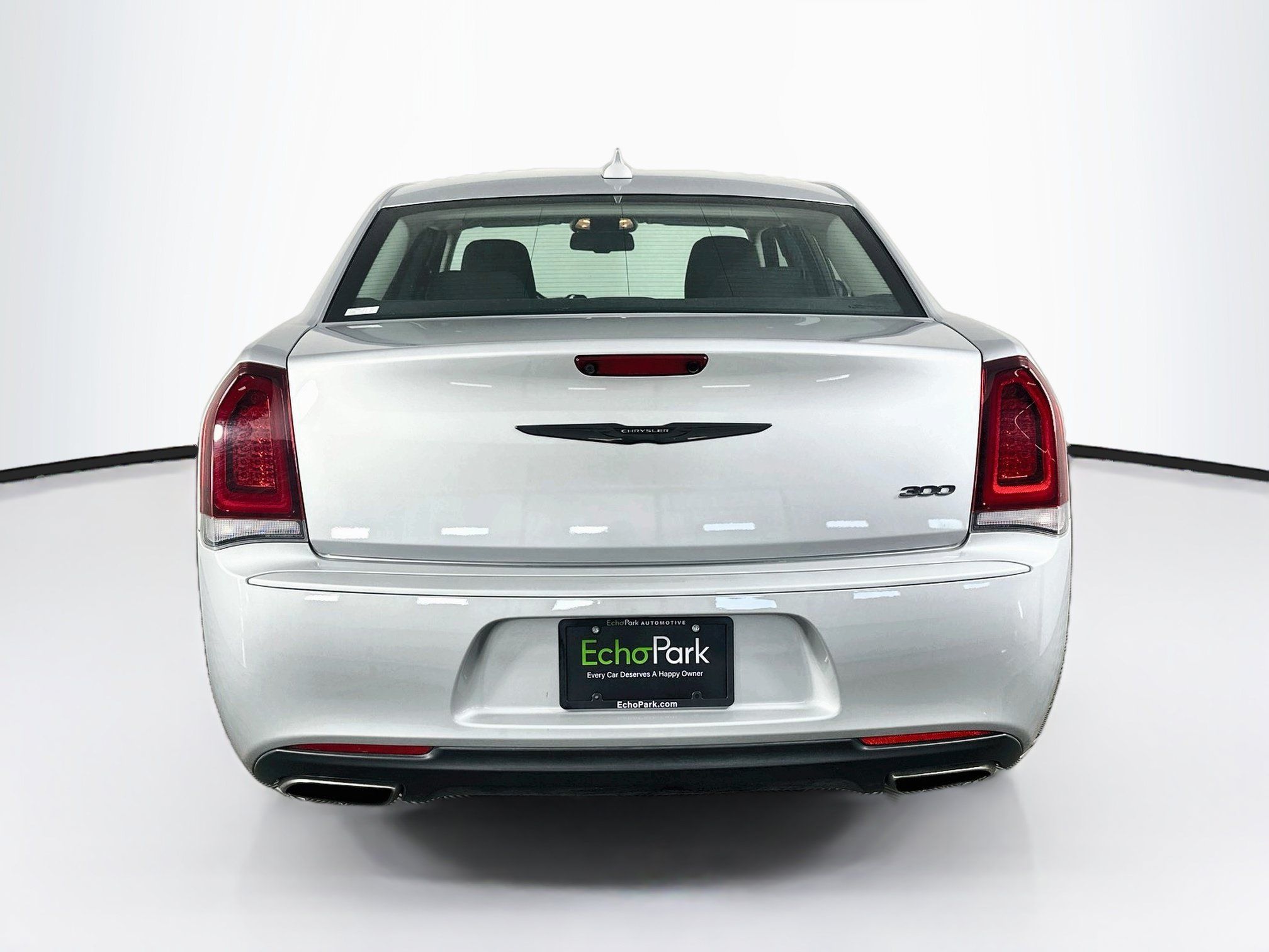 Used 2020 Chrysler 300 Touring w/ Sport Appearance Package RWD image 7