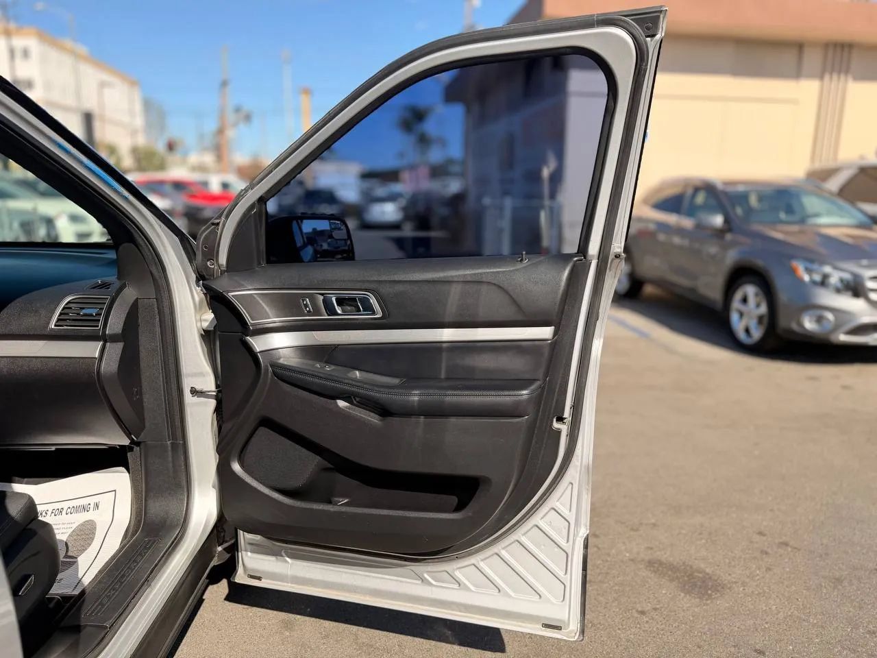 Used 2017 Ford Explorer XLT FWD image 44