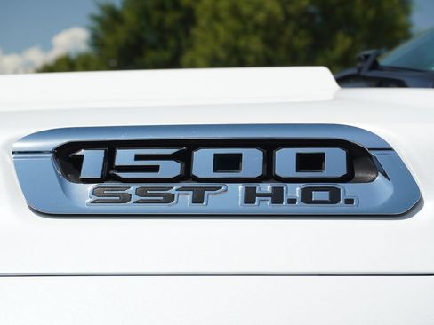 Used 2025 RAM 1500 Limited w/ Off Road Group AWD/4WD image 8