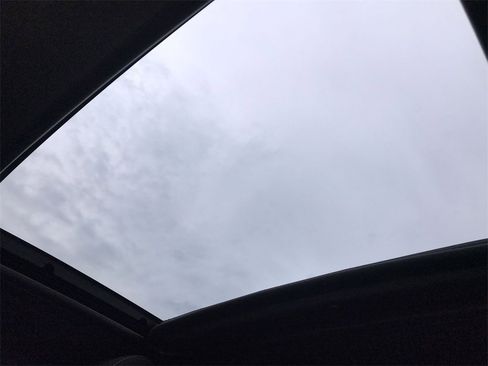 Used 2021 Chevrolet Camaro LT image 21