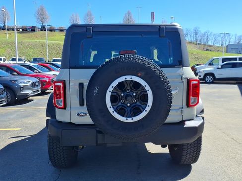 Used 2025 Ford Bronco 2-Door w/ Sasquatch Package image 3