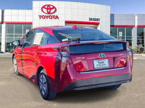 Used 2016 Toyota Prius Four w/ Advanced Technology Package image 5