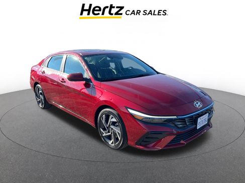 Used 2025 Hyundai Elantra SEL image 1