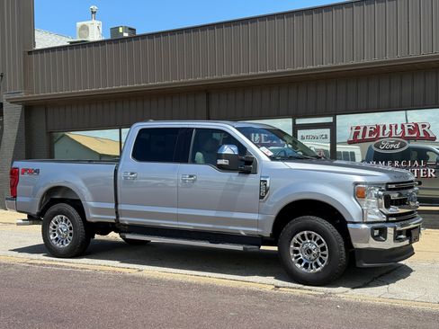 Used 2022 Ford F250 XLT w/ XLT Premium Package AWD/4WD image 3