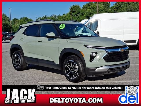 Used 2025 Chevrolet TrailBlazer LT AWD/4WD image 1