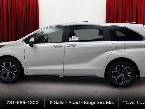 New 2026 Toyota Sienna Platinum AWD/4WD image 8