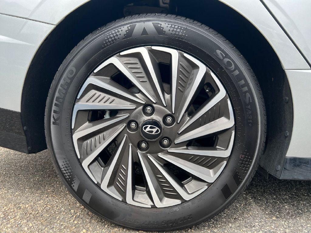 Used 2025 Hyundai Sonata SEL FWD image 19