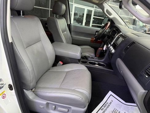 Used 2019 Toyota Sequoia Platinum image 11