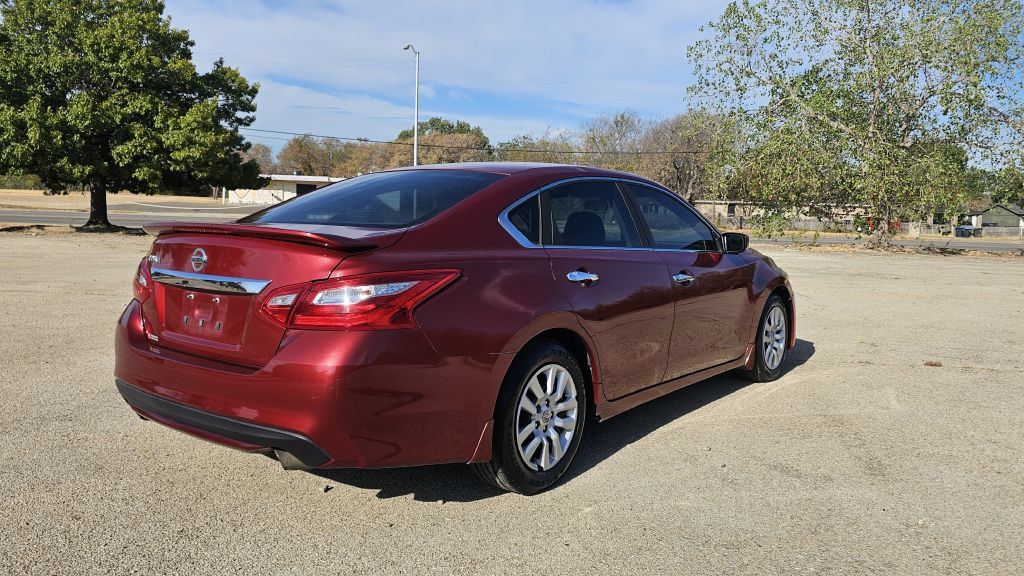 Used 2017 Nissan Altima 2.5 S w/ Power Driver Seat Package FWD image 4