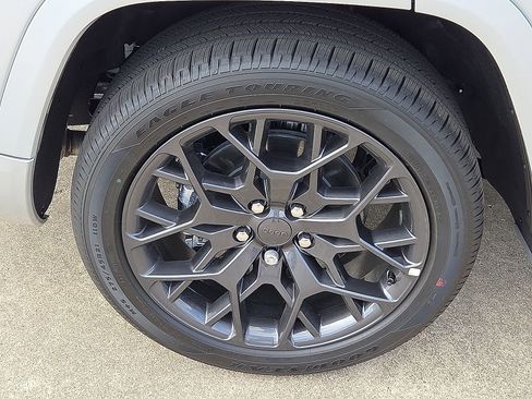 New 2026 Jeep Grand Cherokee L Summit image 7