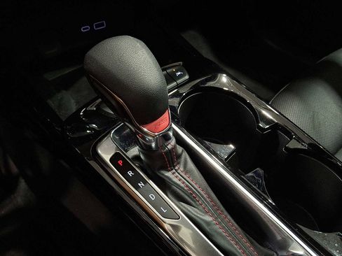 Used 2024 Chevrolet Trax RS w/ Sunroof Package image 15