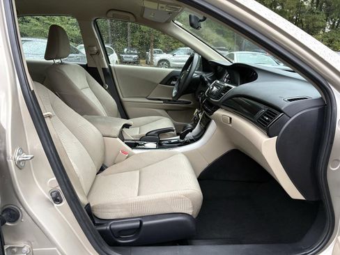 Used 2017 Honda Accord LX image 17