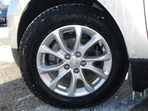 Used 2019 Chevrolet Equinox LT w/ Driver Convenience Package image 10