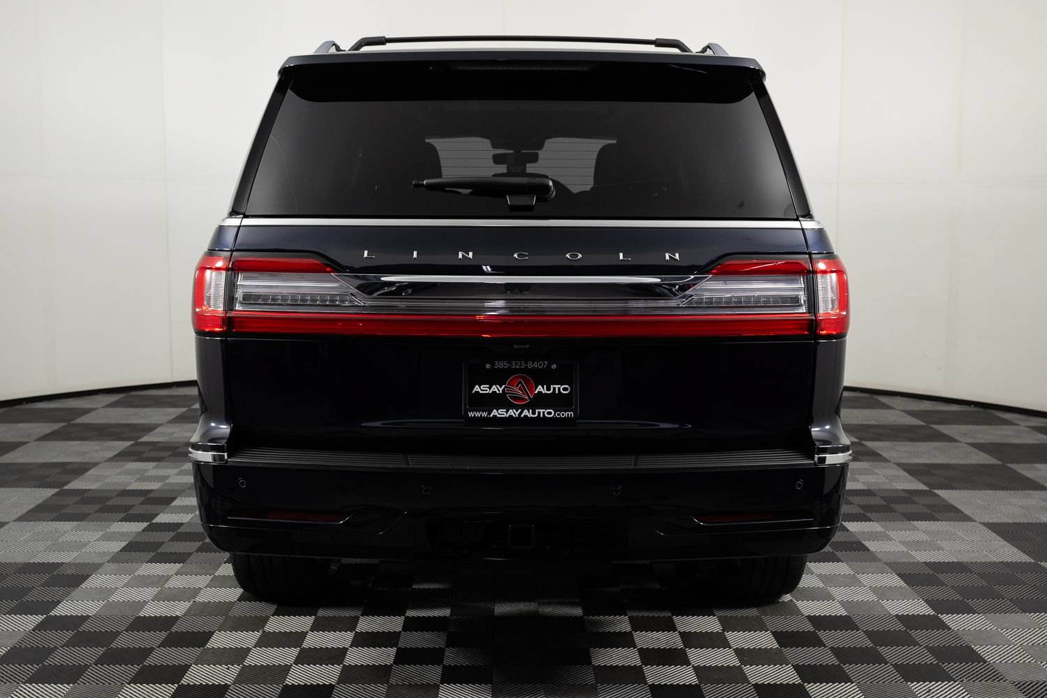 Used 2021 Lincoln Navigator Reserve w/ Cargo Convenience Package AWD/4WD image 6