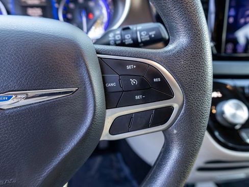 Used 2017 Chrysler Pacifica Touring Plus w/ Tire & Wheel Group image 24