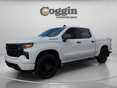 New 2026 Chevrolet Silverado 1500 Custom w/ LPO, Dark Essentials Package