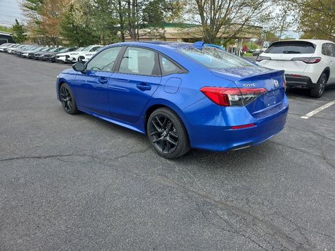 Used 2023 Honda Civic Sport image 5