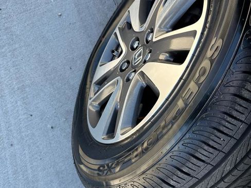 Used 2015 Honda Odyssey Touring Elite image 2