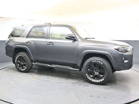 Used 2021 Toyota 4Runner SR5 Premium w/ Moonroof Package AWD/4WD image 7