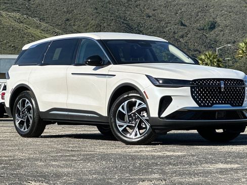 New 2026 Lincoln Nautilus Premier image 1