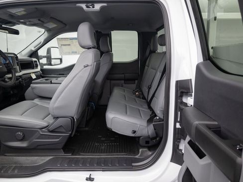 New 2026 Ford F450 XL w/ XL Chrome Package image 18