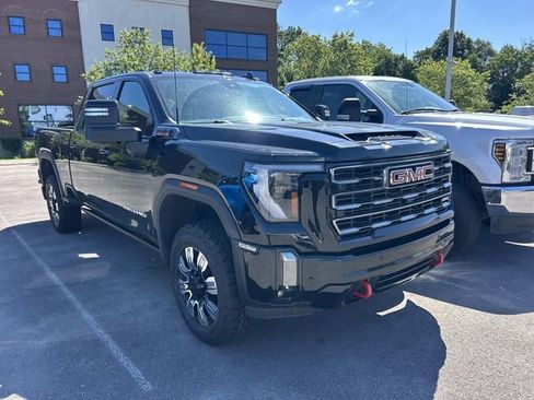 Used 2024 GMC Sierra 2500 AT4 w/ AT4 Premium Plus Package AWD/4WD image 3