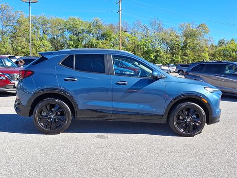 Used 2025 Buick Encore GX Sport Touring w/ Comfort Package image 7