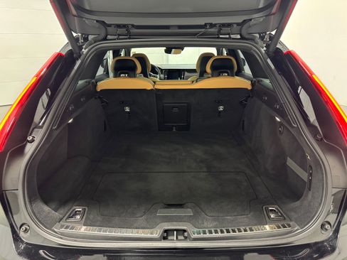 Used 2018 Volvo V90 T6 Cross Country w/ Convenience Package image 31