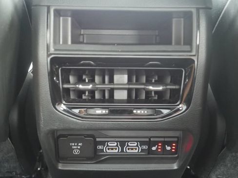 Used 2025 Jeep Grand Cherokee Overland w/ Luxury Tech Group IV AWD/4WD image 28