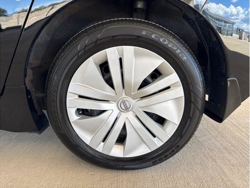 Used 2025 Nissan Leaf S FWD image 27